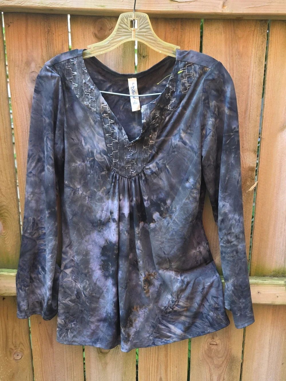 Women's Charcoal Tie-Dye V-Neck Tunic Top